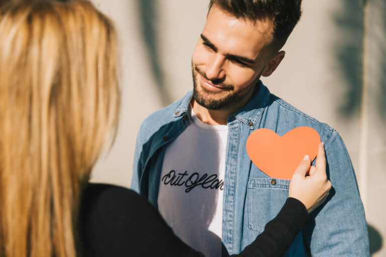How to Rebuild Trust in a Relationship: Signs and Tips